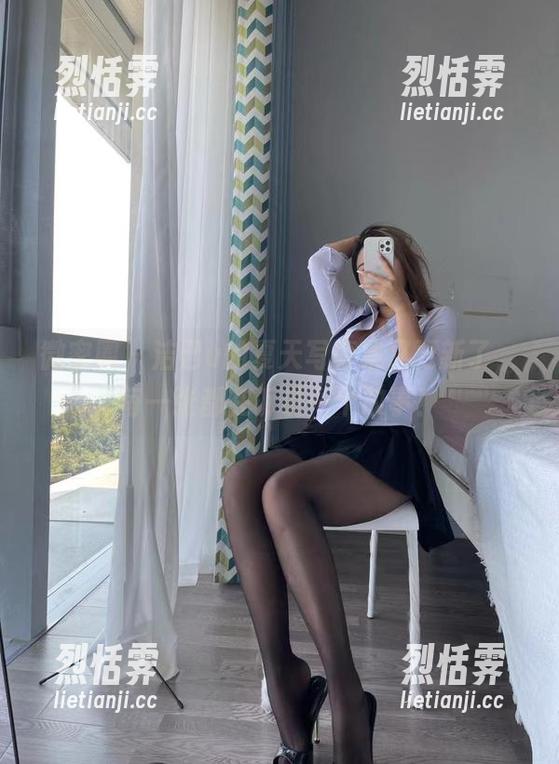 洁己u 微密圈 - 洁己u的夏天写真集又更新了,每一张都在诉说一个故事!