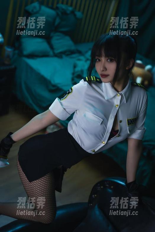 洛璃LoLiSAMA与白衬衫的奇妙邂逅，高清作品让人想不停盯着看！