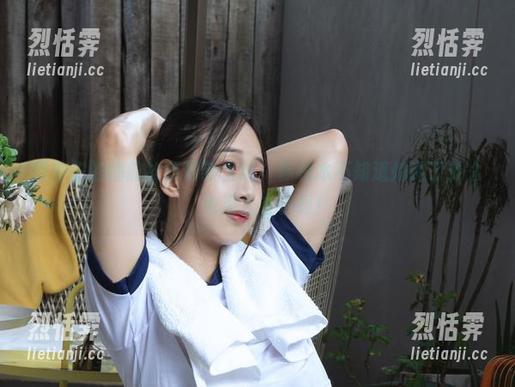 浅安安 浅安安的睡前故事最新上线,你根本不知道她讲了什么,也没人在乎啊!
