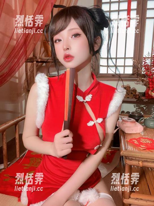 在漫画女孩的世界里，清水由乃的原图合集带你飞！