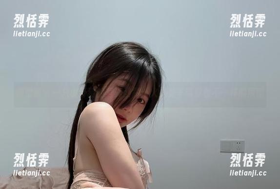 火龙果羊 微密圈 - 一只小野猫的写真暴露:火龙果羊带你看不一样的原图