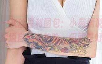 爱尤物 – 灰丝福利图包：小苑嫣说了，她也不知道自己在拍啥，但就是好看！