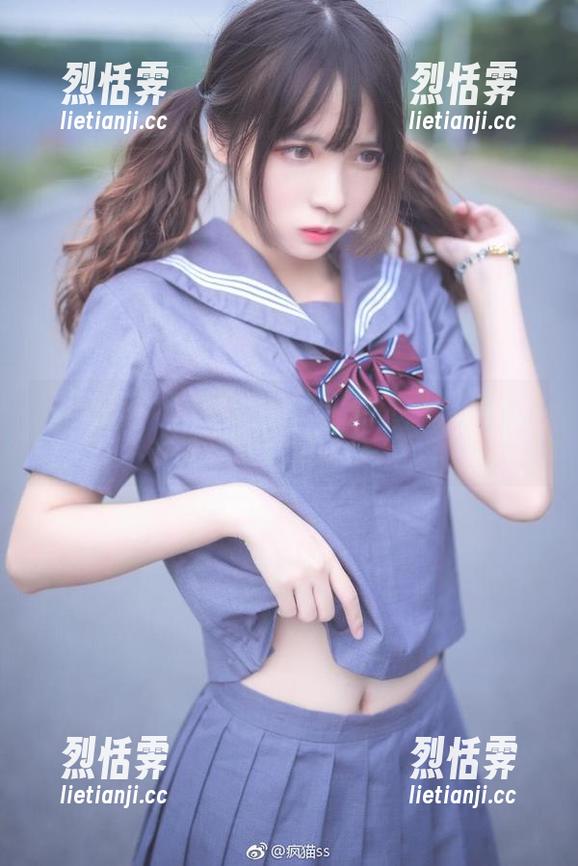 当疯猫ss遇上兔女郎：无圣光里的真实与美图的绝妙结合。