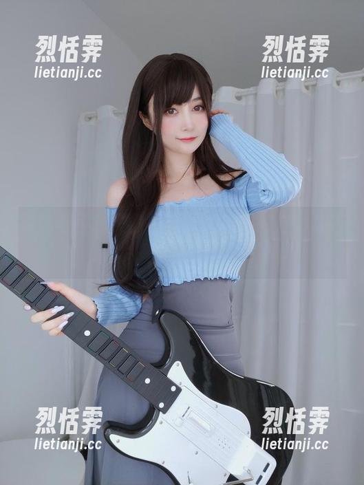 谁需要平凡眼镜，看看白银81的定制系列，图片里的她太迷人了！
