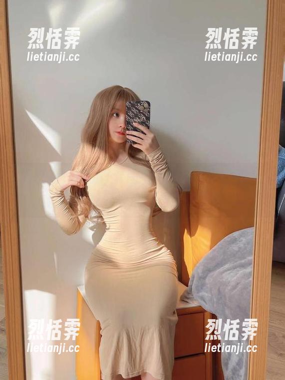 微密圈 - 高清+套图=禅雨儿Lynne的JK：你准备好被这阵雨击中了吗？