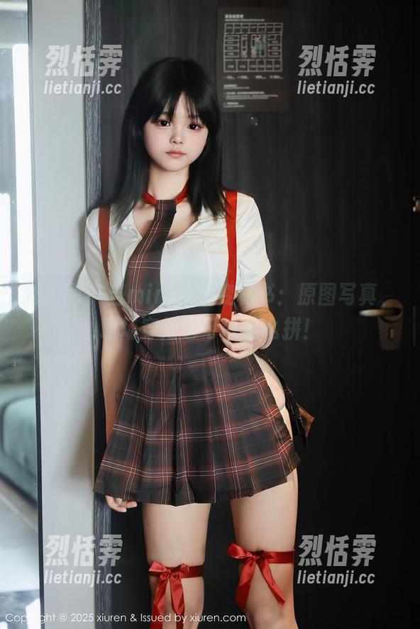 秀人网-mini米妮 秀人网 - 当mini米妮变秘书:原图写真,职场穿搭也可以这么拼!