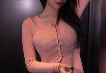 秀人网 – 在连体衣中寻找容容容Alice：图集的魅惑心理战