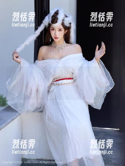 秀人网 - 小乔babyb的皮衣照片来啦，快来免费下载，体会什么叫优雅与挑逗的结合！
