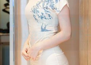 秀人网 – 哇，戴渃欣的定制服是为了谁定制的？这作品又在我的心里种下一颗种子。