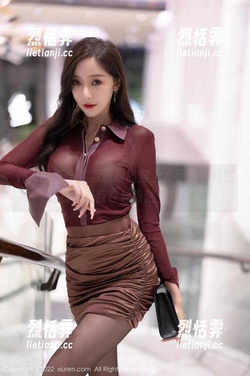 秀人网 - 当淼淼萌萌哒穿上水手服，竟然让我怀疑我在看海贼王的写真