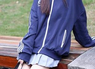 秀人网 – 菲菲吃不胖的最新内衣时刻，图片中的每一缕都是诗！