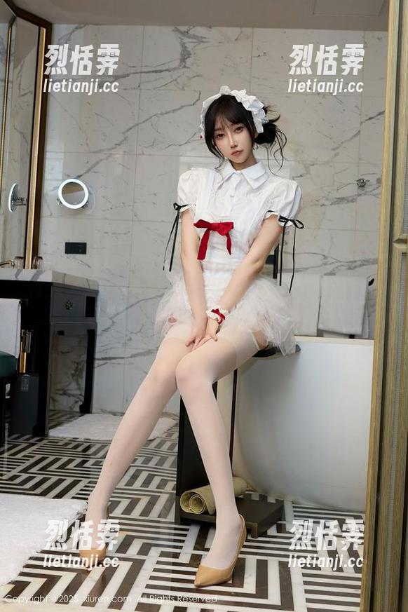秀人网 - 闵妮女孩有新动向？最新写真资源等你来捡漏！