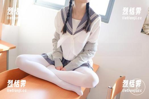 稚乖画册 - 夜夜的美图大揭秘：在线领略死库水的魅力