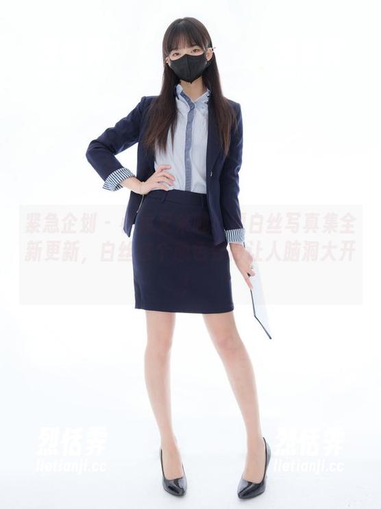 紧急企划 - 小恩又来啦！厚白丝写真集全新更新，白丝这个颜色穿得让人脑洞大开！