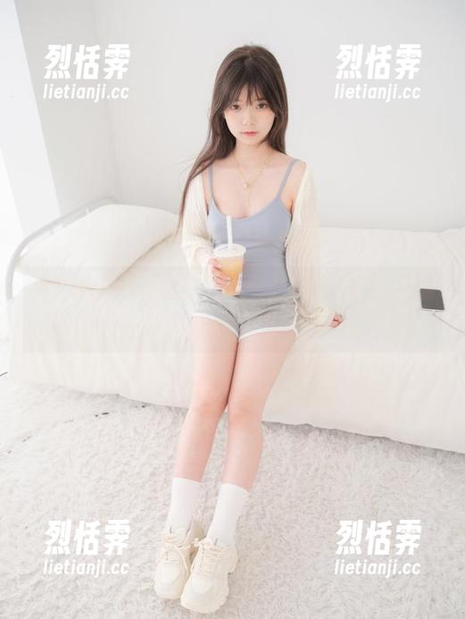 紧急企划 - 你敢进小枫的死库水吗？高清写真让你欲罢不能