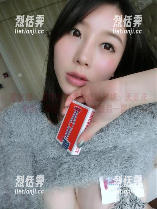 紫色哒豚豚 微密圈 - 紫色哒豚豚的怪诞梦境:无圣光美图,带你体验万圣节的另一面!