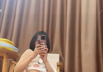 微密圈 – “胜利的小生活”写真集，你以为我只是想下载？不，我想看看更深层的学妹状态！