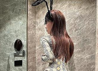 微密圈 – 脸红Dearie的制服对决：无圣光下的原图，让我们见证丑态！