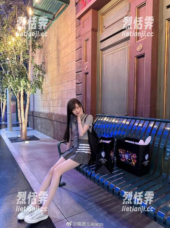 快来看！腐团儿Ikaros最新写真集——大元素使拉克丝，真的会让你怀疑人生啊！
