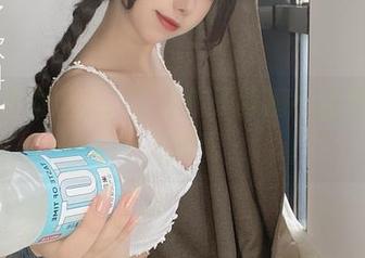 无圣光的诱惑，芋圆侑子醉酒小秘书的迷人瞬间
