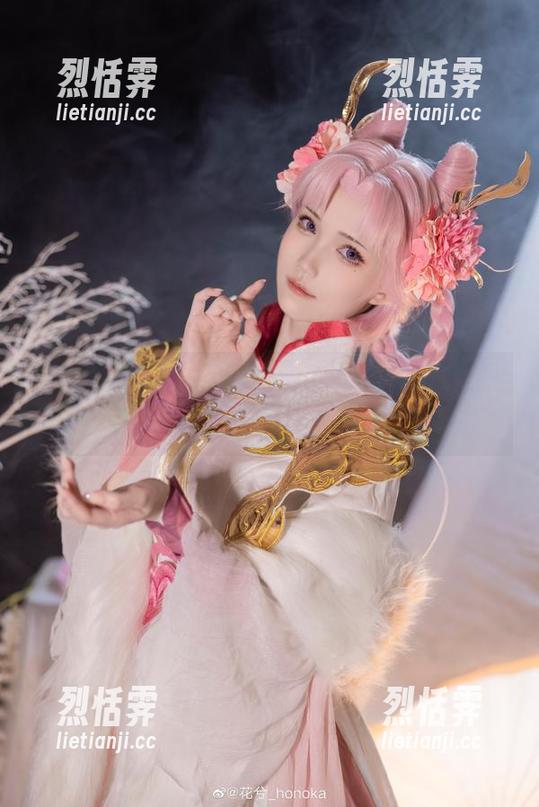 花兮_honoka 赫敏?不!是花兮_honoka的魅力套图,分享给我自己,哈哈!