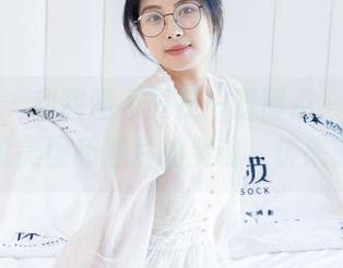 袜啵啵 – 甜甜圈不只是一道甜点，更是这组长靴美图和照片的灵魂，快来感受！