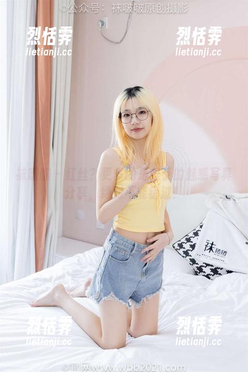 袜啵啵 - 红丝？更多的是稚予的魅惑写真分享，绝对不能错过！