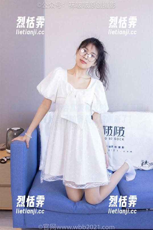 袜啵啵-稚予 袜啵啵 - 一言不合就被稚予的护士装美图吸引,感觉自己的审美又被刷新了!