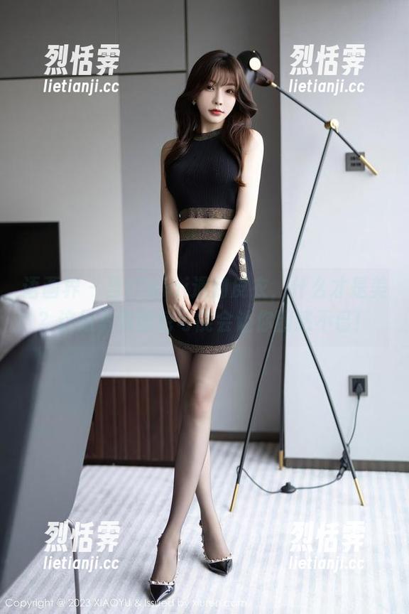 语画界-77qiqi 语画界 - 当77qiqi遇到皮衣,什么才是美?这组写真图包可能会让你困惑不已!