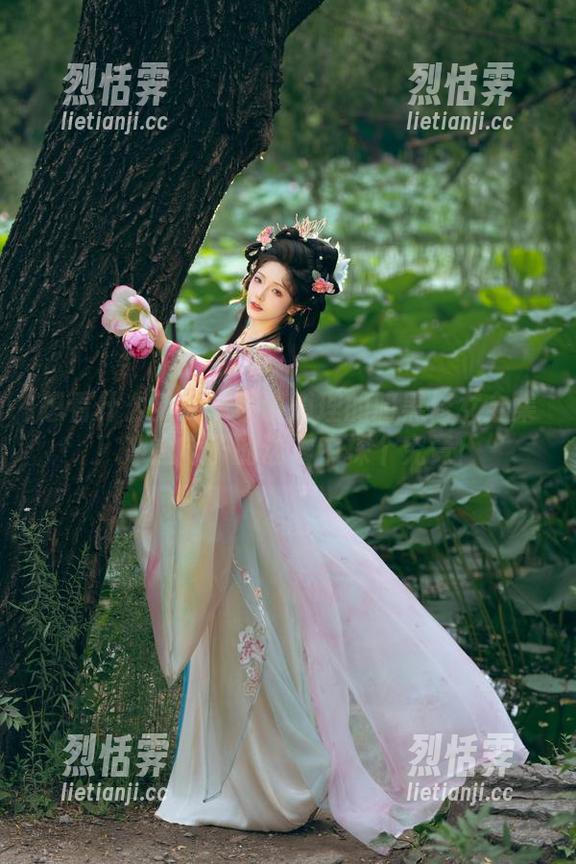 想看什么？雯妹不讲道理的暗黑修女全集！冲进电子的迷雾中探个究竟！