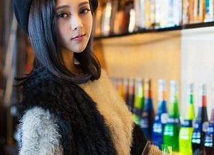 青豆客 – 看晓艾fafa的写真图集，女神级的美丽与平凡绿茶的心态在碰撞！