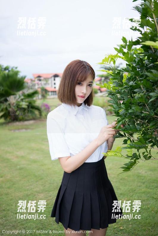 魅妍社-大白兔emma 魅妍社 - 跟随大白兔emma的日常,感受图包中的飘渺与真实