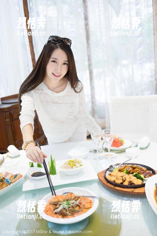 魅妍社-栗子Riz 魅妍社 - 栗子Riz的豹纹写真,完全不需要圣光,单纯的魅力就已够了。