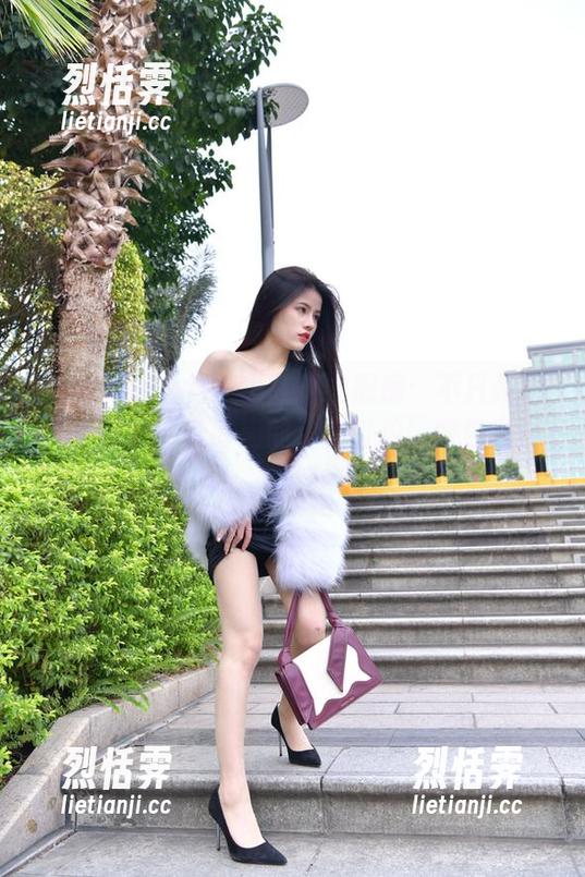魔镜街拍 - 当艾小青遇上厨房：不只是厨娘，还是全套时尚的神级自拍！图包火速来袭！