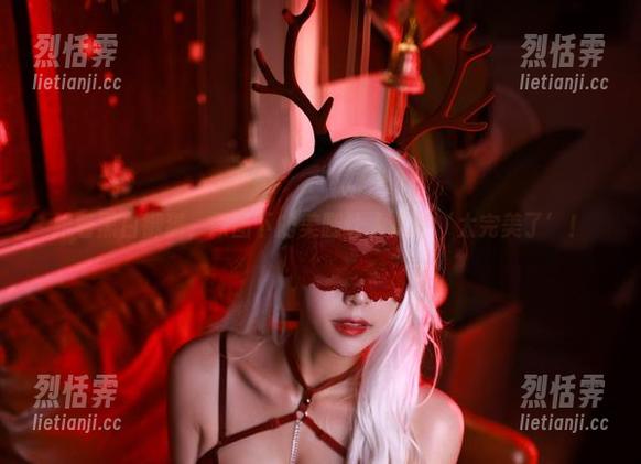 跟着黑白御猫，原图下的美腿让人直呼‘太完美了’！