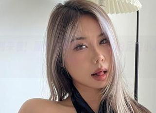 微密圈 – 福利来袭！黑饱宝美脚图包，你的足控小心脏准备好了吗？
